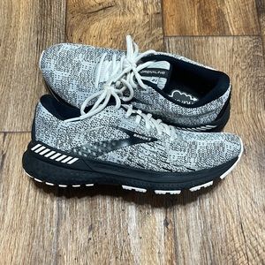 Brooks Womens Adrenaline 21 Running Shoes